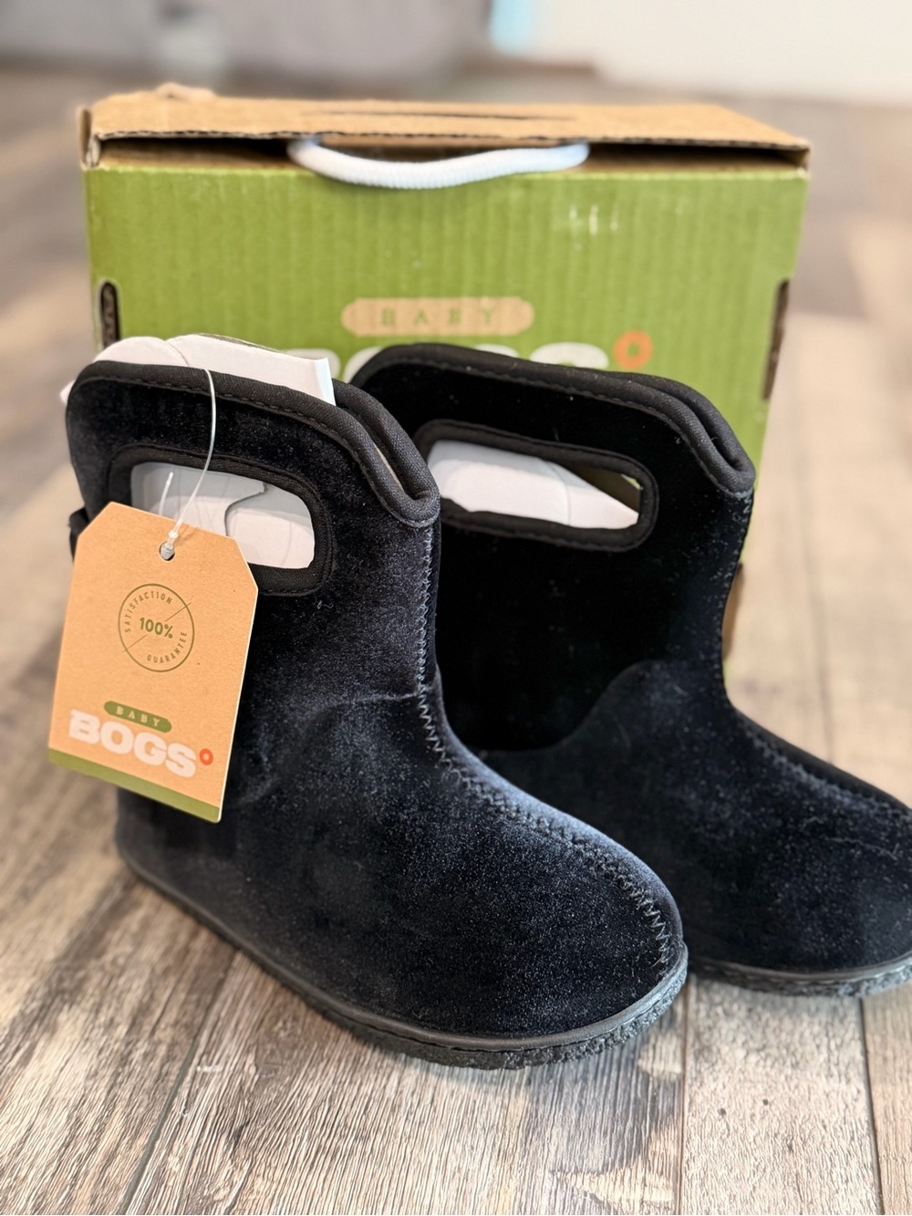 🖤 NWT BOGS Kids Black Velvet Waterproof Winter Boots. Size 10